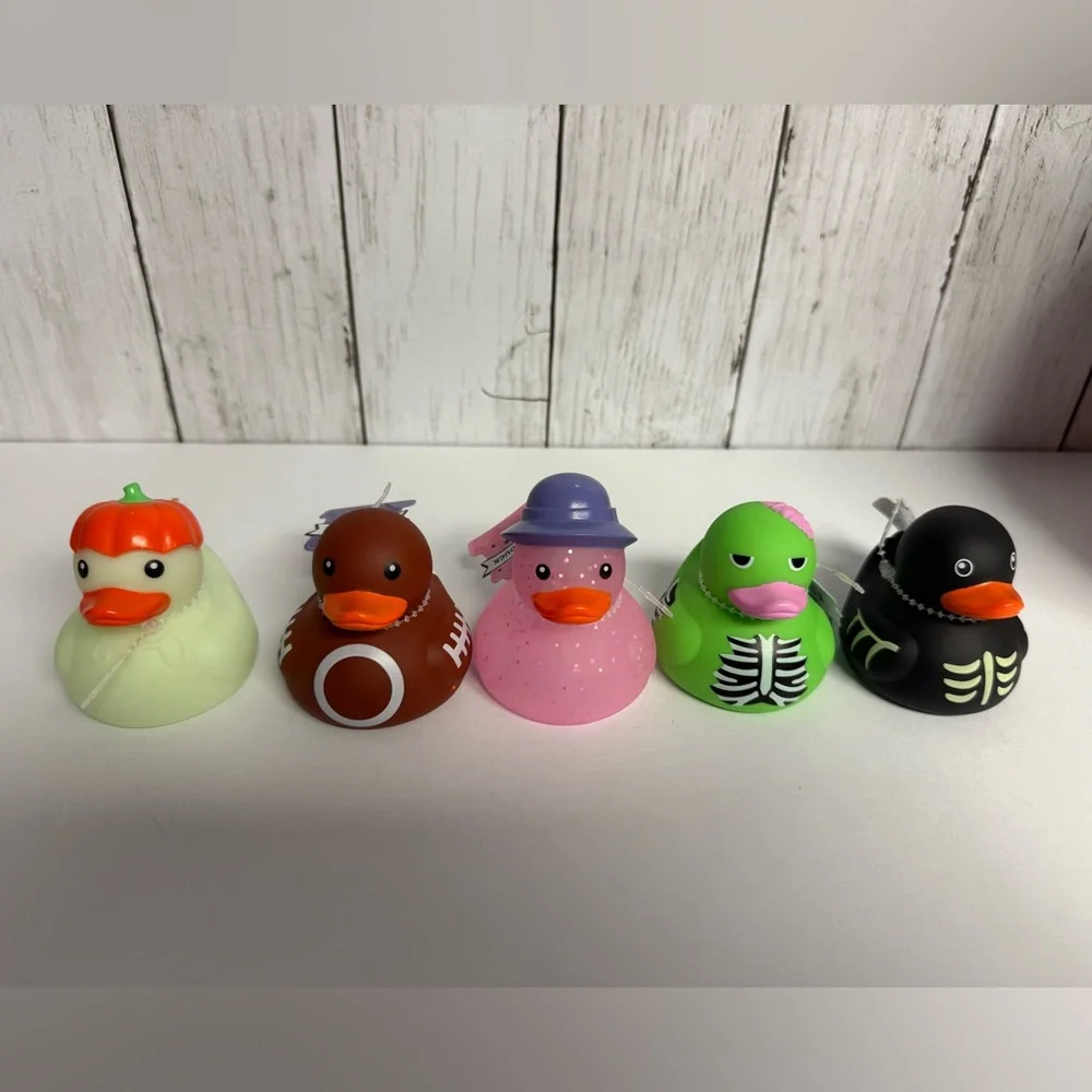 Target Bullseye’s Playground Halloween Rubber Ducks Set of 5 NWT